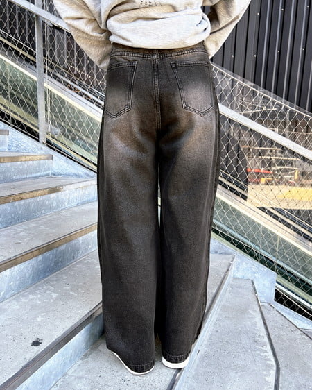 INGNI（イング） バレルレッグデニムパンツ ｸﾛ