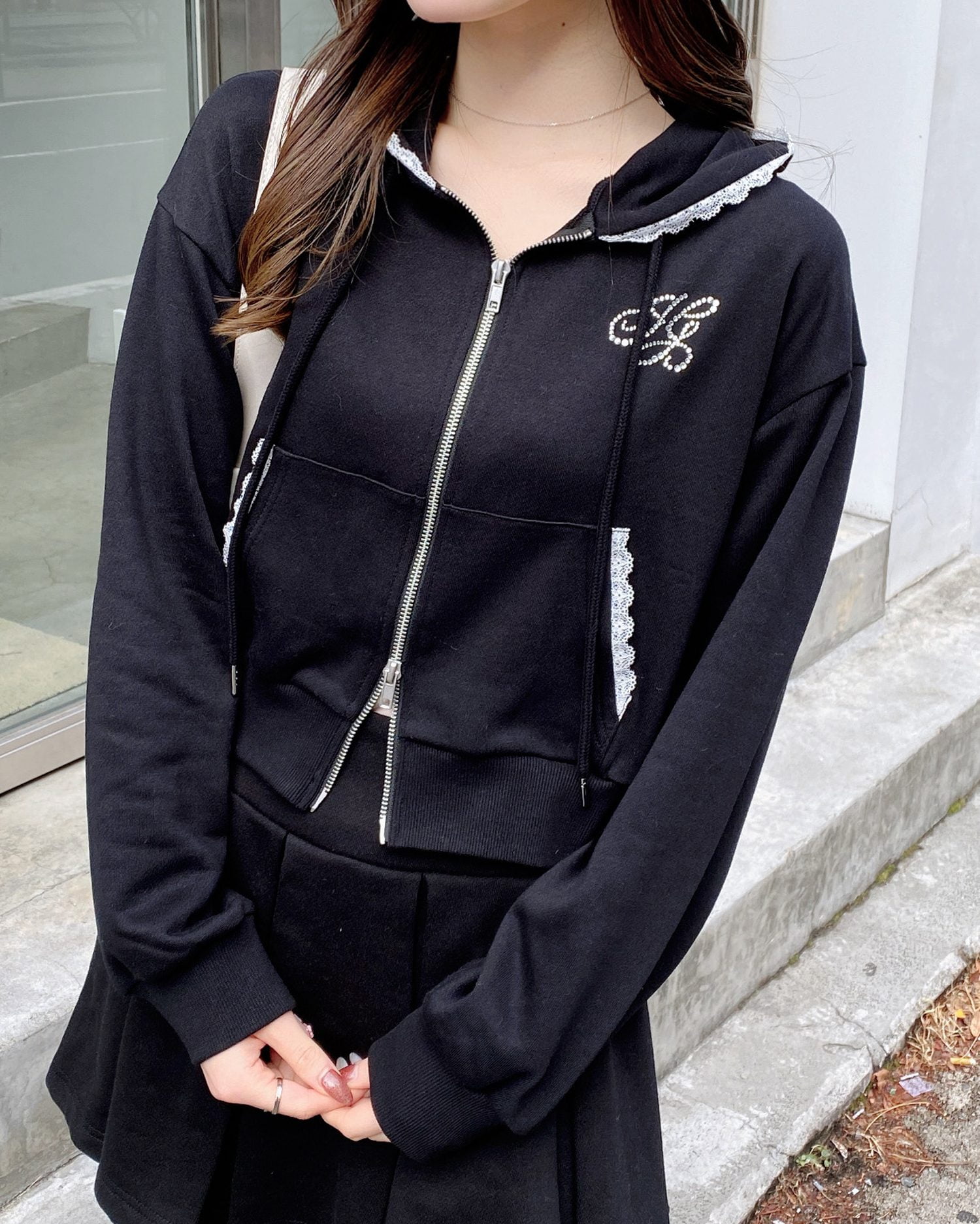 レース付胸ロゴスウェットショートジップパーカー