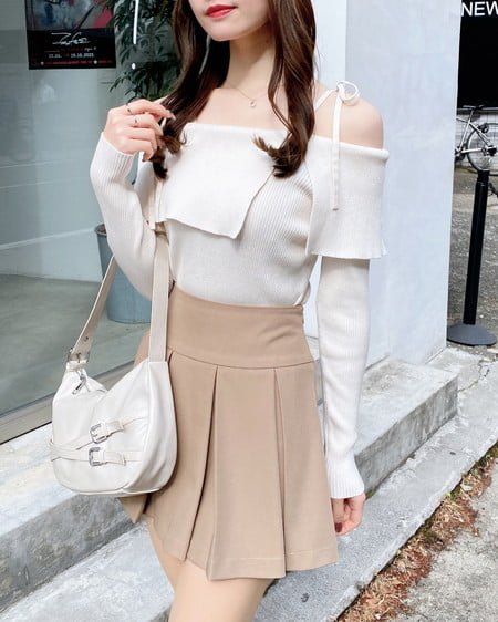 INGNI（イング） 両肩リボンスリットニット ｵﾌﾎﾜｲﾄ