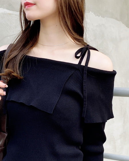 INGNI（イング） 両肩リボンスリットニット ｸﾛ