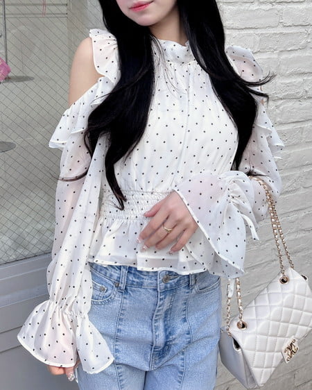 INGNI（イング） 2Wayリボンアソート柄肩あきフリルブラウス ｵﾌ/ﾄﾞｯﾄ