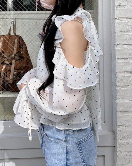 INGNI（イング） 2Wayリボンアソート柄肩あきフリルブラウス ｵﾌ/ﾄﾞｯﾄ