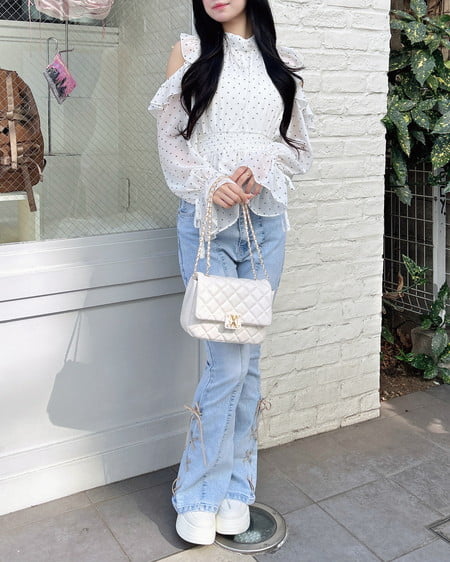 INGNI(イング) サイドレースアップ&センターシームフレアデニムパンツ デニム/ライトブルーA