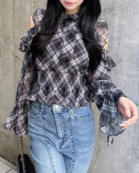 INGNI（イング） 2Wayリボンアソート柄肩あきフリルブラウス ｸﾛ/ﾁｪｯｸ