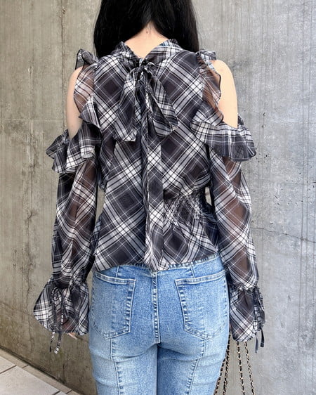 INGNI（イング） 2Wayリボンアソート柄肩あきフリルブラウス ｸﾛ/ﾁｪｯｸ