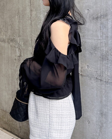 INGNI（イング） 2Wayリボン肩あきフリルブラウス ｸﾛ