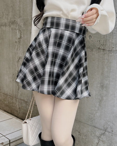 INGNI(イング) バックリボンチェック柄フレアスカパン クロ/チェック