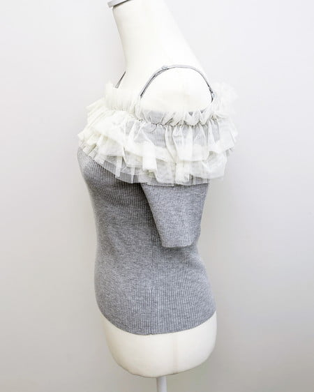 INGNI(イング) チュールオフショルダブルフリル半袖ニット グレー/アイボリー