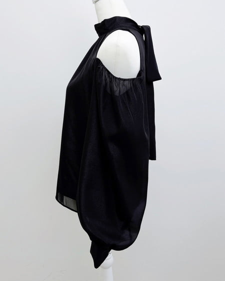 INGNI（イング） 肩開きブラウス ｸﾛ