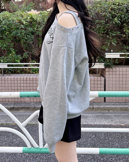 INGNI（イング） ハトメオフショルロゴスウェットトップス ｸﾞﾚｰ
