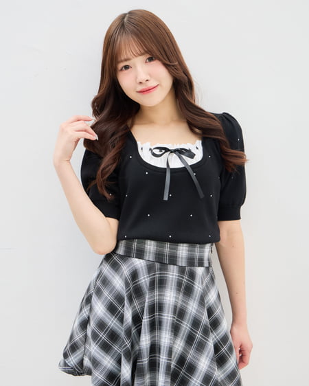 ビジュー飛ばしレイヤード風ニット