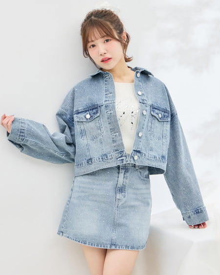 INGNI(イング) イニシャルビジューロゴ半袖リブニット オフホワイト