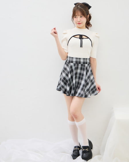 INGNI（イング） デコルテオープン5分袖ニット ｵﾌﾎﾜｲﾄ/ｸﾛ