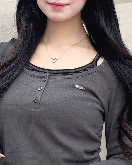 INGNI（イング） 胸プレート付レイヤード風トップス ﾁｬｺｰﾙｸﾞﾚｰ