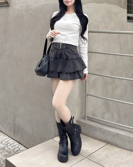 INGNI(イング) サイドレース胸ロゴロングTシャツ オフホワイト