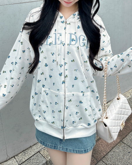 INGNI(イング) 花柄胸ロゴスウェットジップパーカー オフホワイト/ブルー