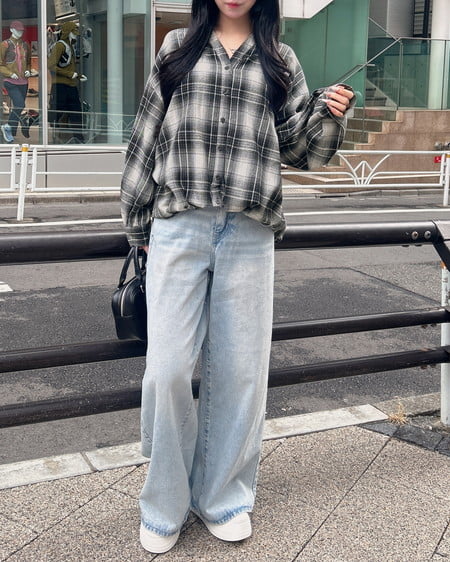 INGNI(イング) グリッターラメデニムワイドパンツ デニム/ライトブルー