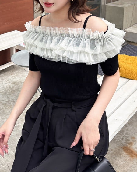 【INGNI SOELA】新作 チュールオフショルダブルフリル半袖ニット