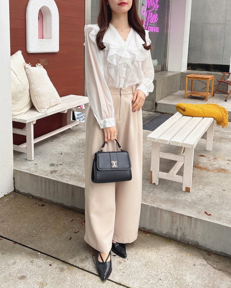 INGNI(イング) フリルブラウス オフホワイト