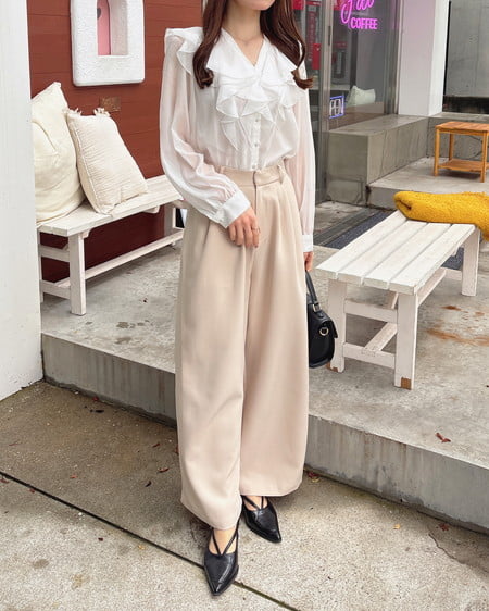 INGNI(イング) フリルブラウス オフホワイト