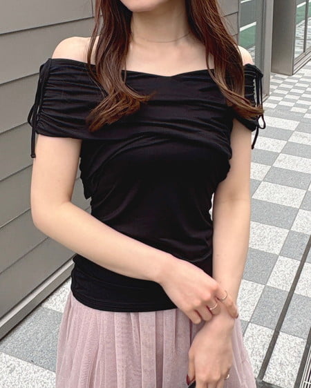 INGNI（イング） ギャザークロスオフショルトップス ｸﾛ