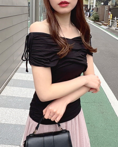 INGNI（イング） ギャザークロスオフショルトップス ｸﾛ