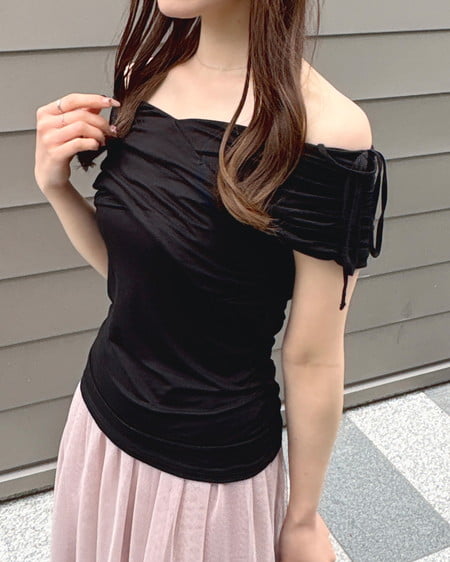 INGNI（イング） ギャザークロスオフショルトップス ｸﾛ