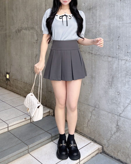 INGNI(イング) エンブレム付キルティングショルダーバッグ オフホワイト