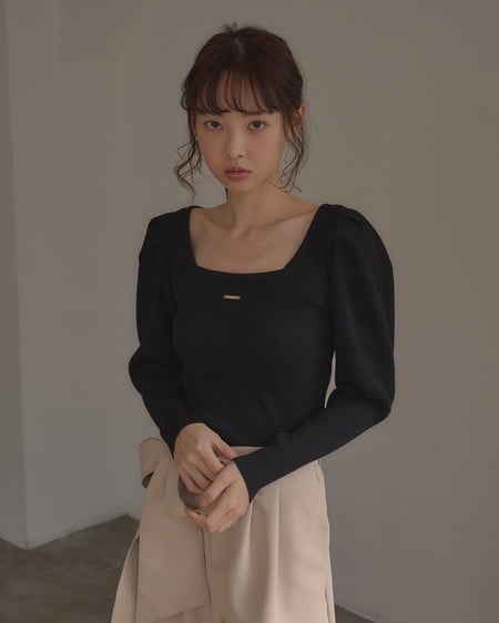 INGNI（イング） プレート付パフスリーブリブニット ｸﾛ