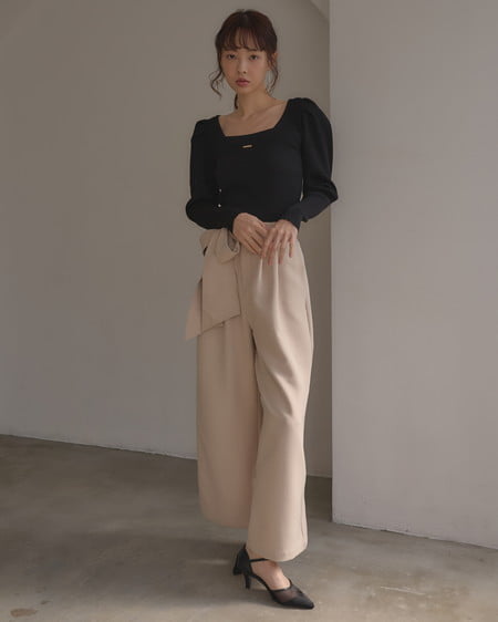 INGNI（イング） プレート付パフスリーブリブニット ｸﾛ