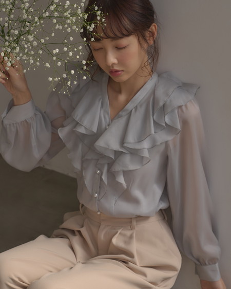 【INGNI SOELA】新作 フリルブラウス