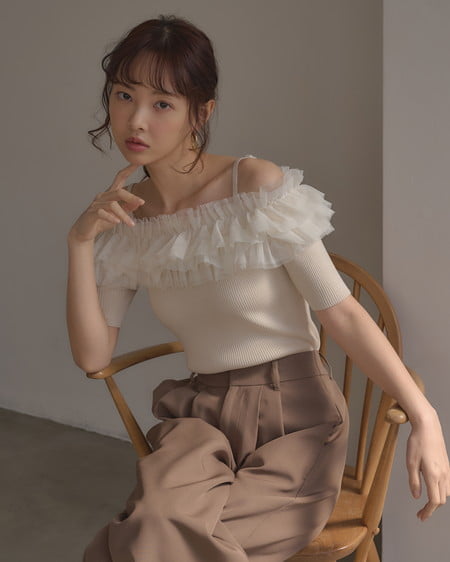 INGNI（イング） チュールオフショルダブルフリル半袖ニット ｱｲﾎﾞﾘｰ/ｱｲﾎﾞﾘｰ