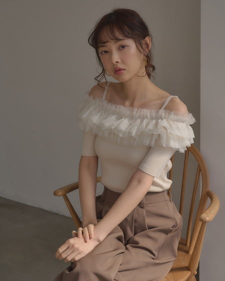 INGNI（イング） チュールオフショルダブルフリル半袖ニット ｱｲﾎﾞﾘｰ/ｱｲﾎﾞﾘｰ