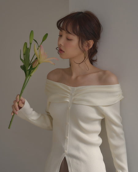 INGNI（イング） フロントボタンオフショルニット ｱｲﾎﾞﾘｰ