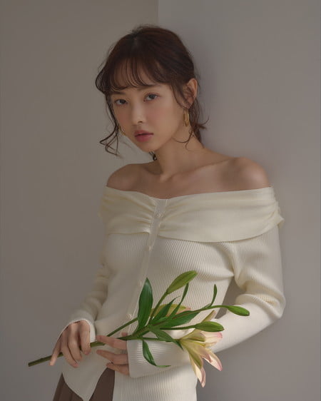 INGNI（イング） フロントボタンオフショルニット ｱｲﾎﾞﾘｰ