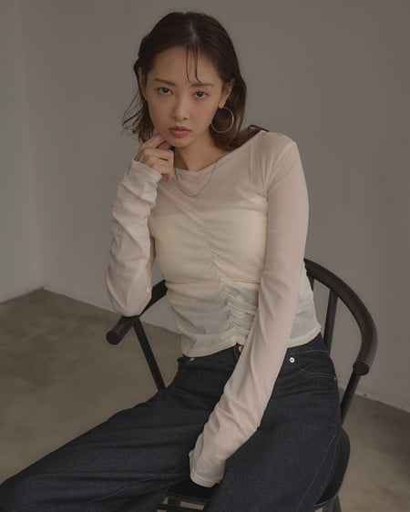 INGNI（イング） フロントギャザートップス ｵﾌﾎﾜｲﾄ