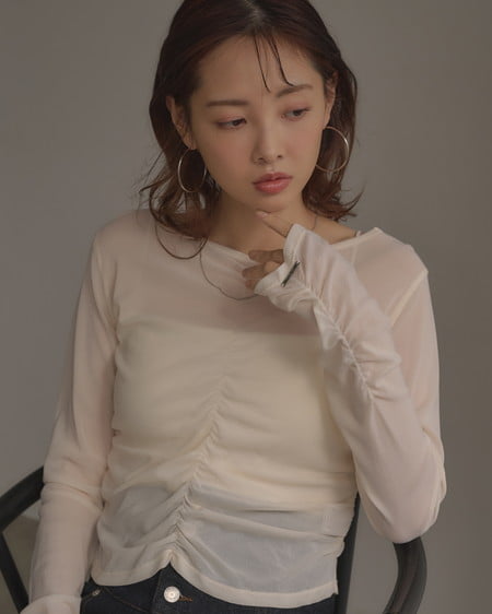 INGNI（イング） フロントギャザートップス ｵﾌﾎﾜｲﾄ