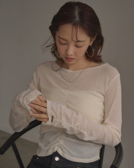 INGNI（イング） フロントギャザートップス ｵﾌﾎﾜｲﾄ