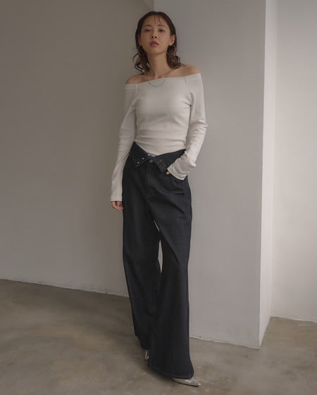 INGNI（イング） カップ付オフショルトップス ｵﾌﾎﾜｲﾄ