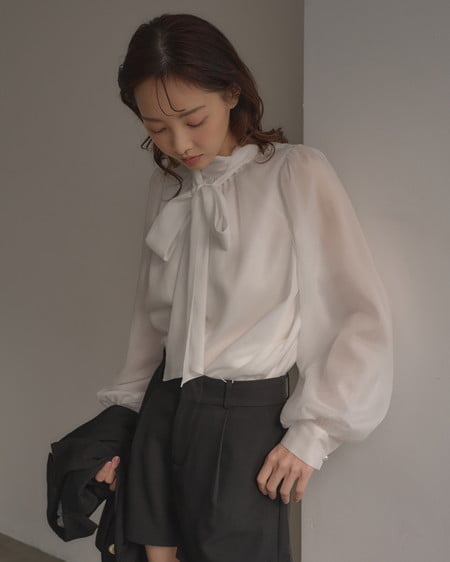 INGNI（イング） ボウタイブラウス ｵﾌﾎﾜｲﾄ