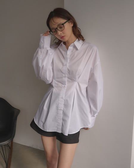 【INGNI SOELA】新作 タックシャツ