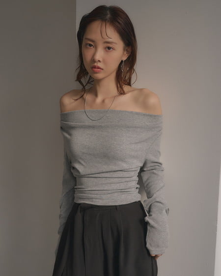 INGNI（イング） ギャザードレープトップス ﾗｲﾄｸﾞﾚｰ