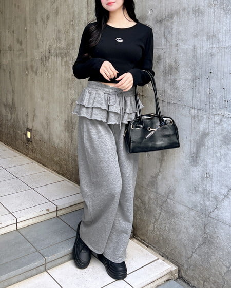 INGNI(イング) サイドレース胸ロゴロングTシャツ クロ