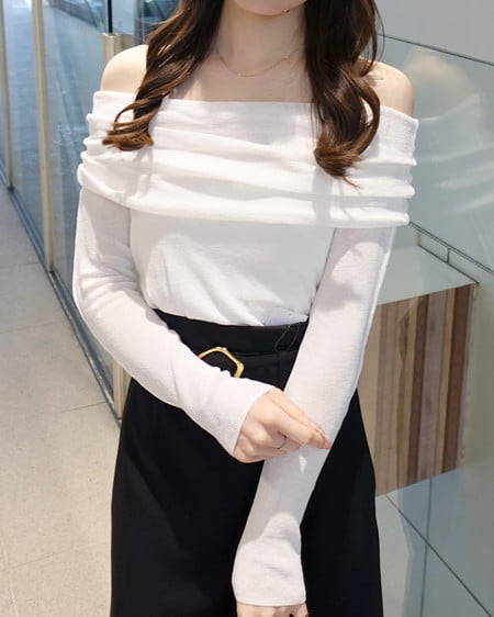 INGNI（イング） シアーオフショルニット ｵﾌﾎﾜｲﾄ