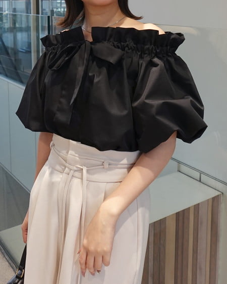 INGNI（イング） 2Wayギャザーオフショルブラウス ｸﾛ