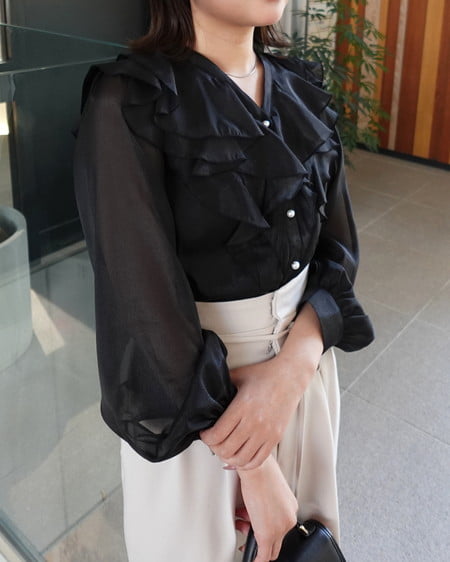 INGNI（イング） フリルブラウス ｸﾛ