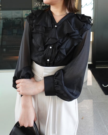 INGNI（イング） フリルブラウス ｸﾛ