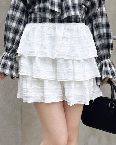 INGNI（イング） レースフリルショートパンツ ｵﾌﾎﾜｲﾄ