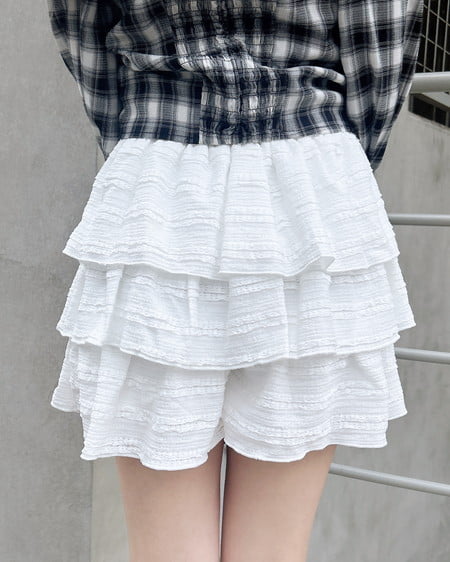 INGNI（イング） レースフリルショートパンツ ｵﾌﾎﾜｲﾄ