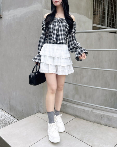 INGNI（イング） レースフリルショートパンツ ｵﾌﾎﾜｲﾄ